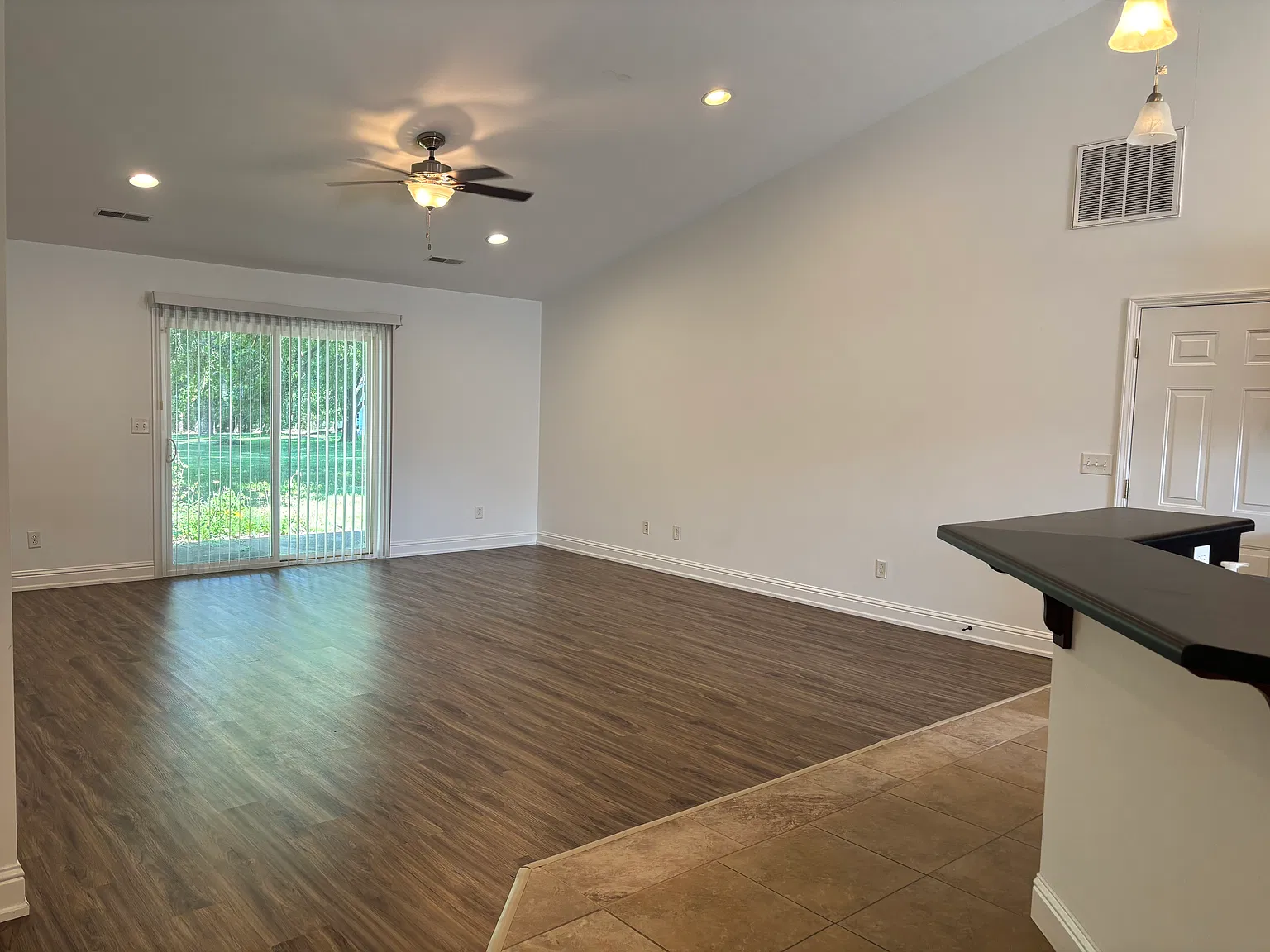 2 bed, 1350 sqft, $1,581 — Photo 3