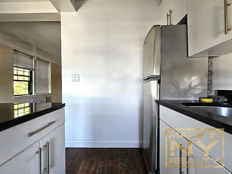 51-01 39th Ave #MM32 — Photo 3