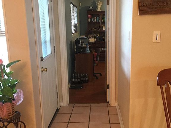 5th image of 115 Jefferson Pl