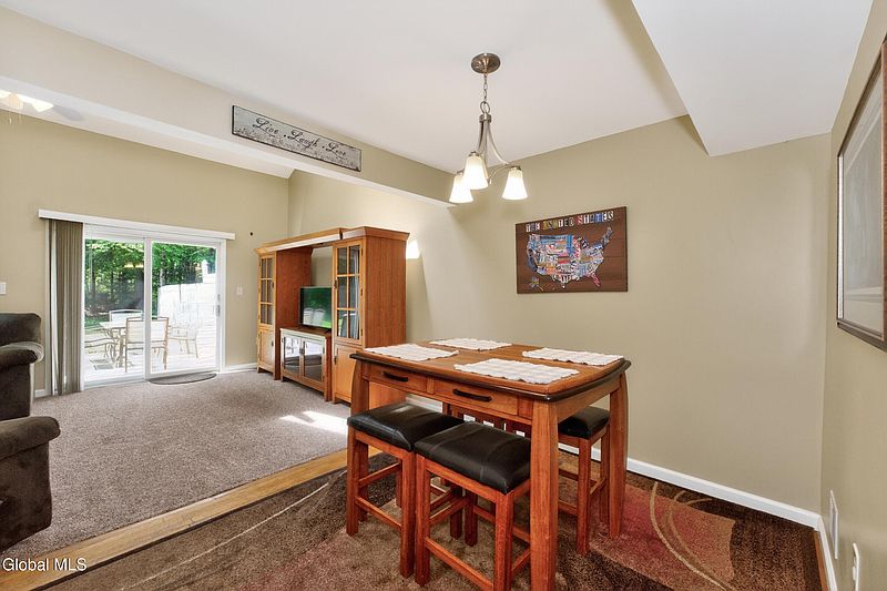 4th image of 21 Whispering Pines Road