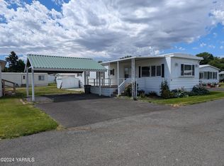 3601 Castlevale Rd TRLR 10, Yakima, WA 98902