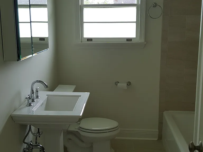 6021 Canal Blvd — Photo 13