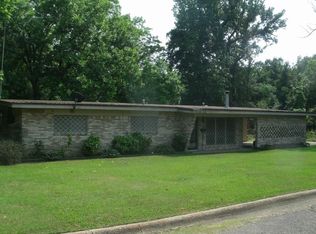 1030 Louise Ln, Wake Village, TX 75501