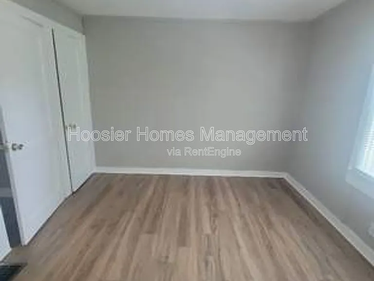 1451 W 34th St — Photo 11