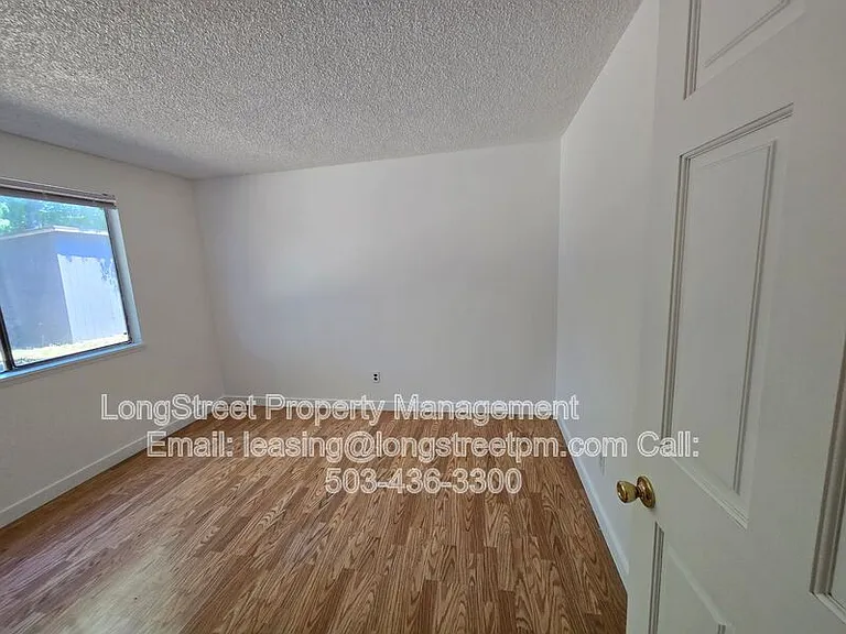 2711 Newton St — Photo 13