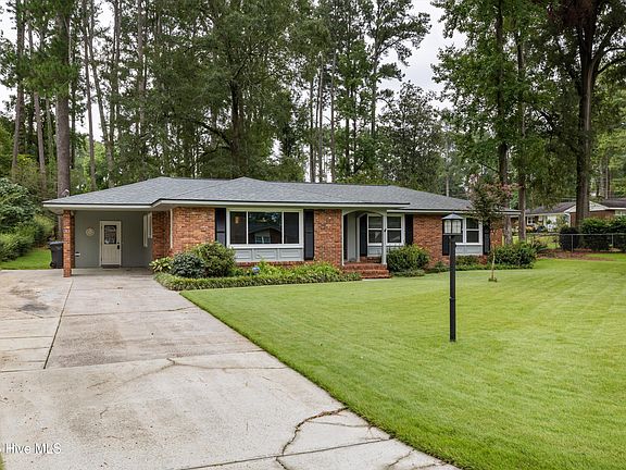 3rd image of 2922 Stratford Drive