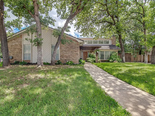 5800 Thoreau Ln, Arlington, TX 76016