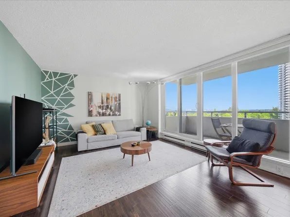 4160 Sardis St #1006, Burnaby, BC V5H 1K2