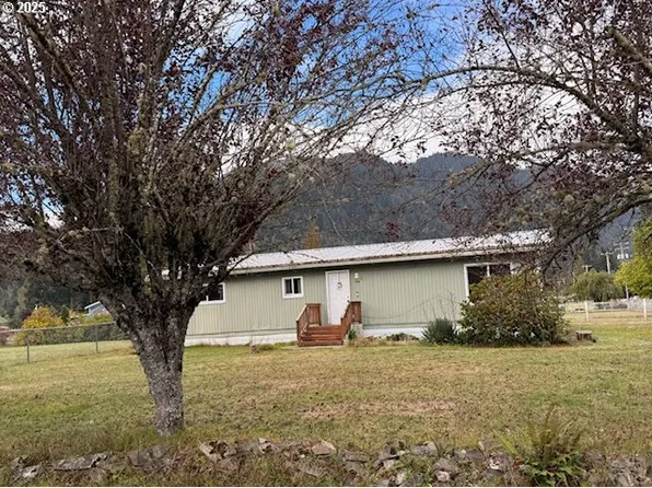 1551 Main Ave, Morton, WA 98356