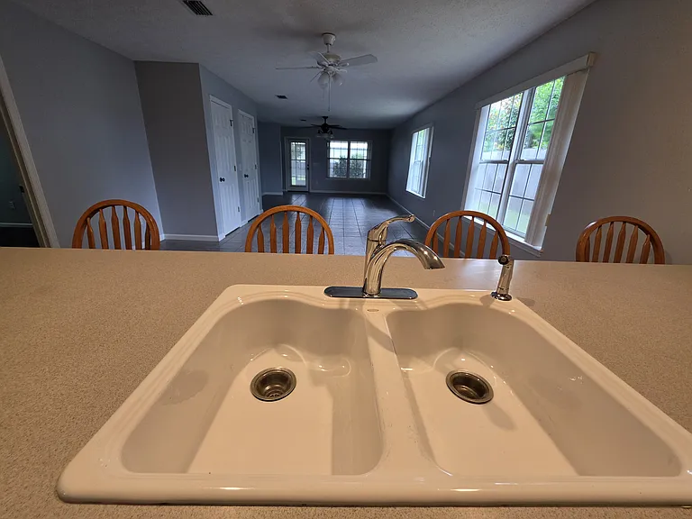 Kitchen/breakfast bar