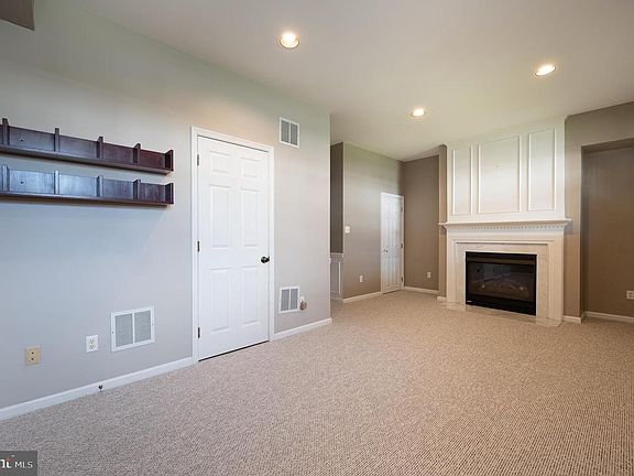4th image of 326 Rockmeade Dr