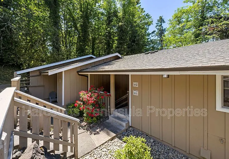 45 NE Torval Canyon Rd #4 — Photo 7