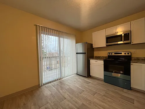 595 Park Street Photo 1
