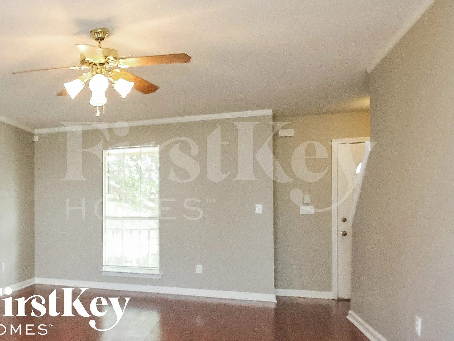 3 bed, 2.5 bath, 1847 sqft, $2,420 — Photo 2
