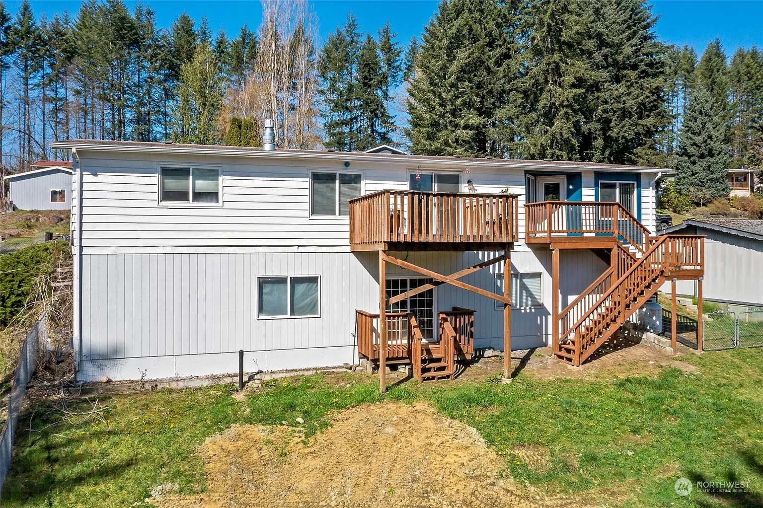 14607 215th Avenue E photo 1