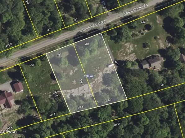 26 Lookout Point Rd, Cresco, PA 18326