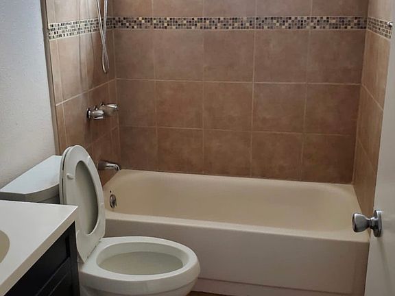 4th image of 2765 Bridgeford Dr