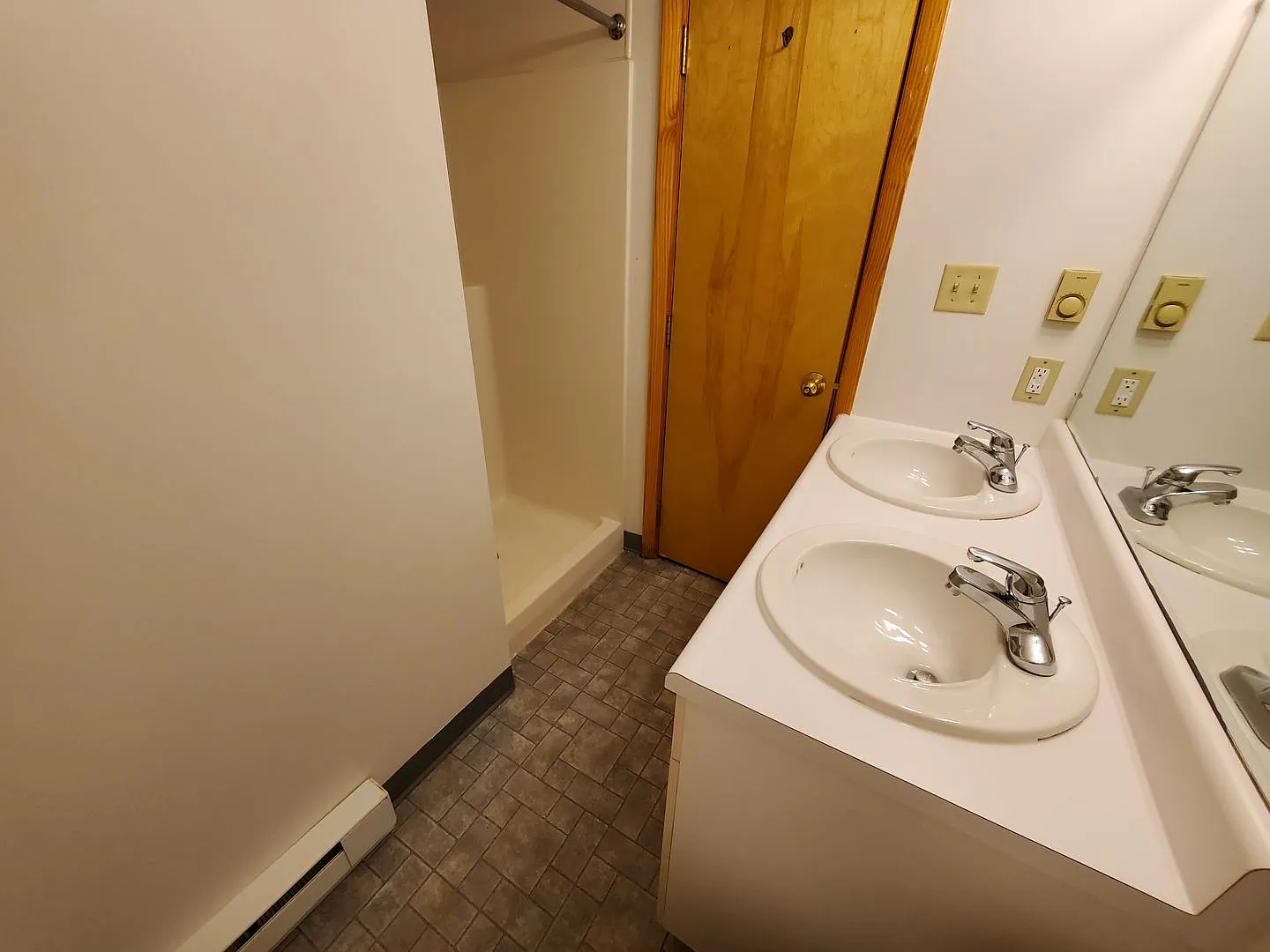615 Clay Lane — Photo 4