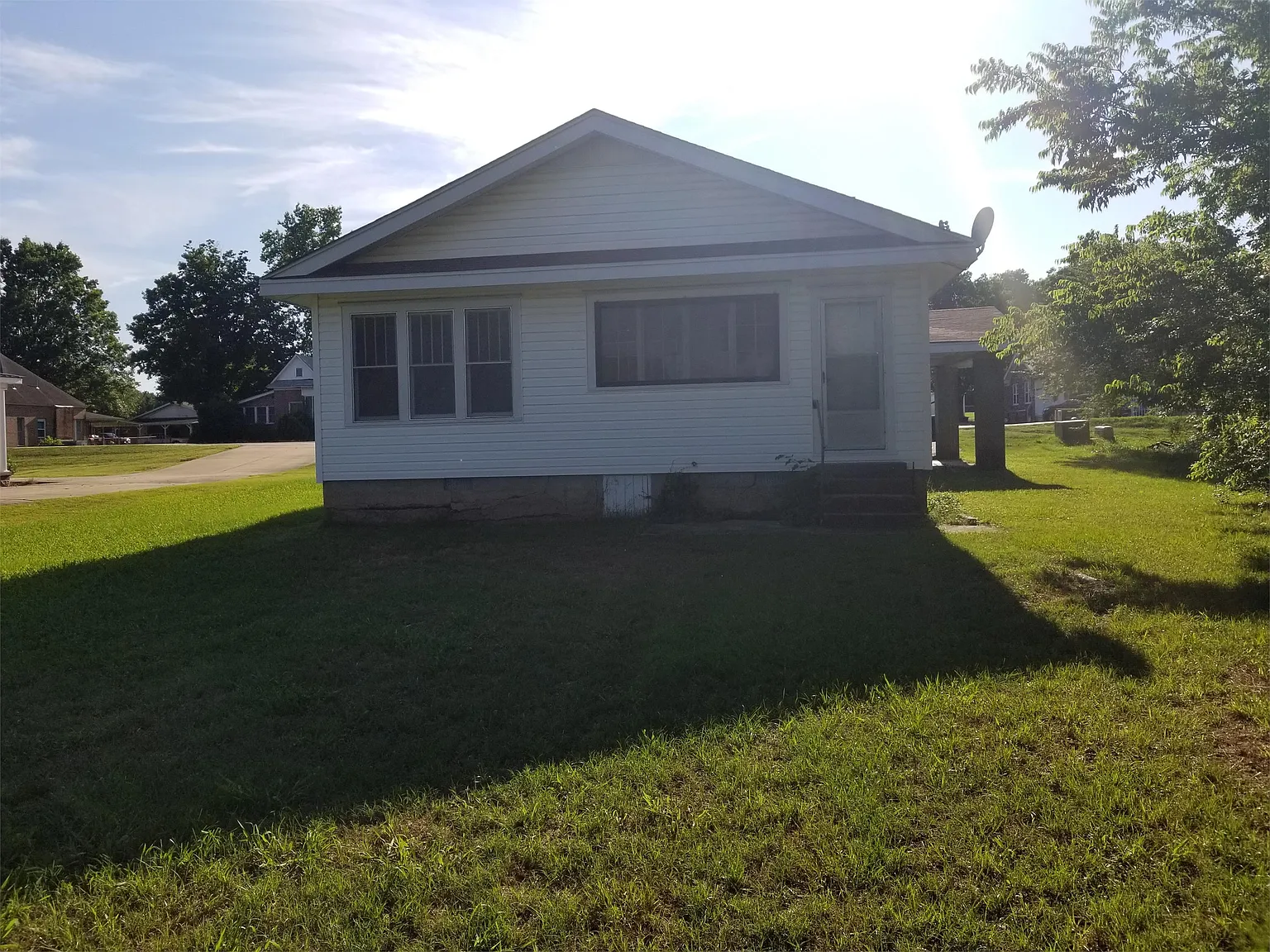 319 S Rogers St, Clarksville, AR - 1 — Photo 2