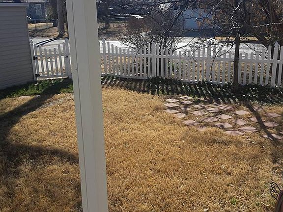 4th image of 300 N Palo Duro St