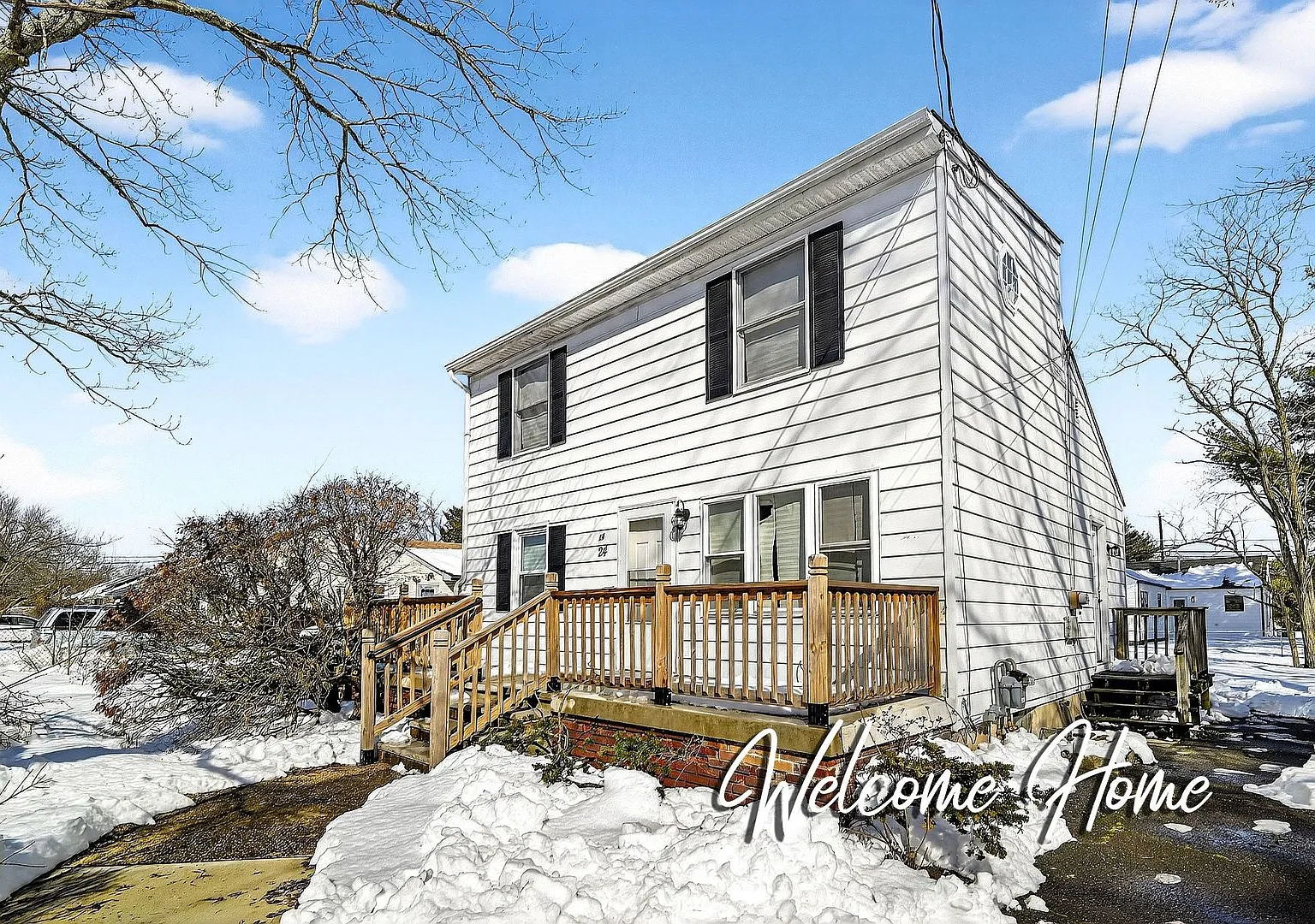 24 Steinhardt Ave — Photo 1