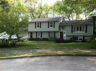 10 Acacia Ct, Coventry, RI 02816