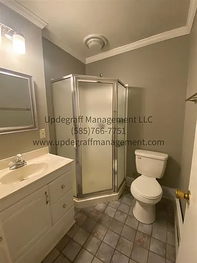 521 Oxford St #3 — Photo 10