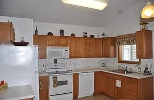 4th image of 405 8th St NW