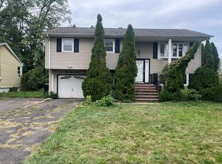 525 Trinity St, Plainfield, NJ 07063