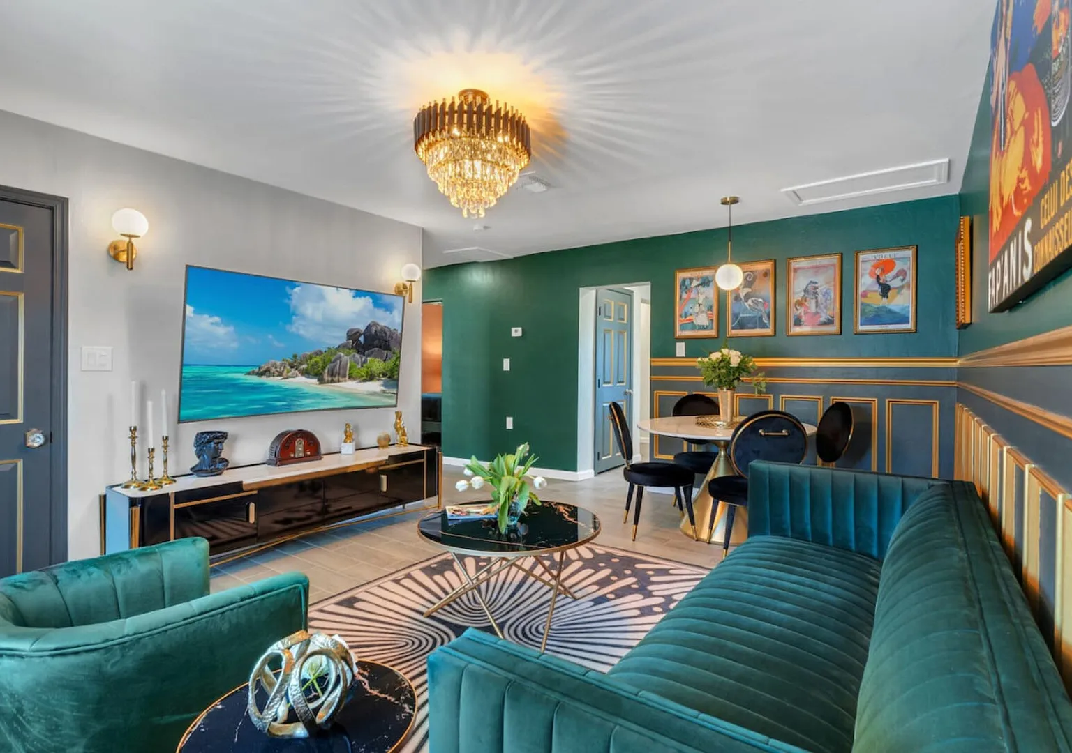 Low Cleaning Fee - Themed 1920's Gatsby Getaway — Photo 1