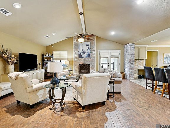 3rd image of 1037 Crossbow Dr