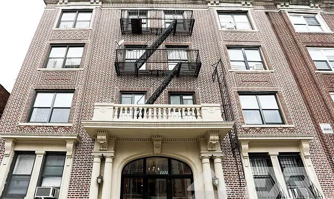 Rented by EXR | media 8