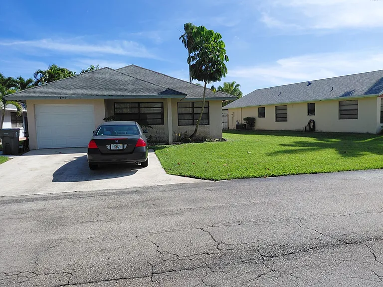 1322 Pines Ln — Photo 25