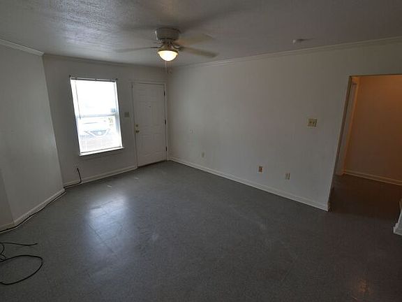 5th image of 1701 N Sherwood Forest Blvd #27A