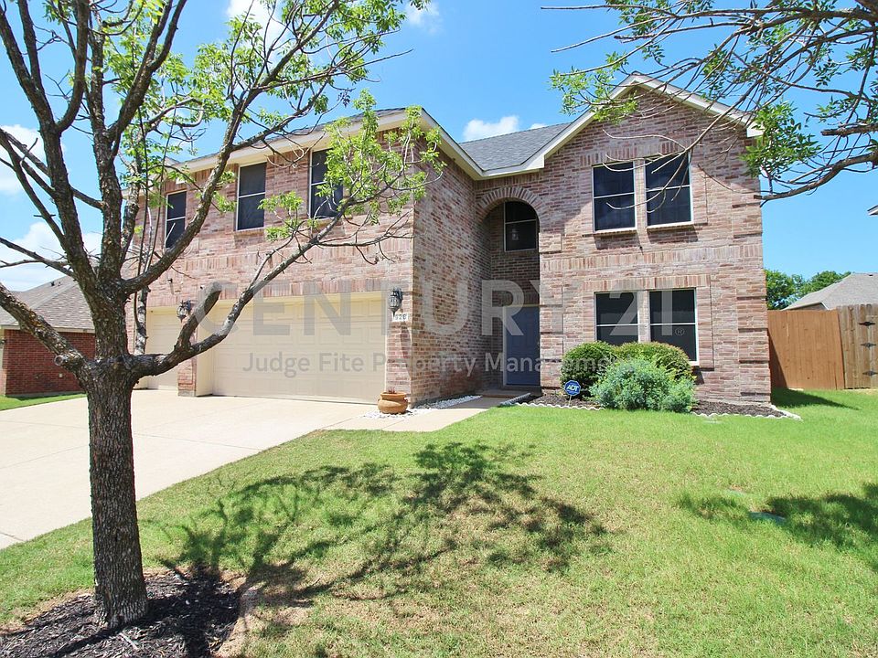 1st image of 928 Oakcrest Dr