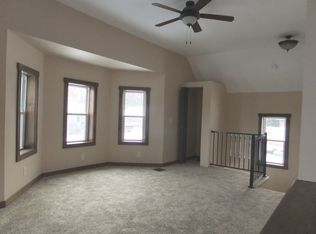 102 Clover Ridge Dr, Syracuse, NY 13206