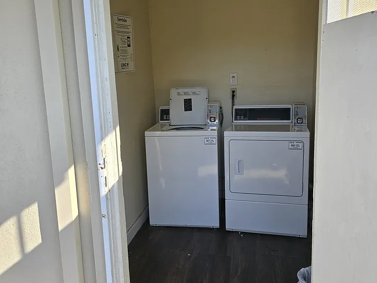 617 Maple St #2 — Photo 13