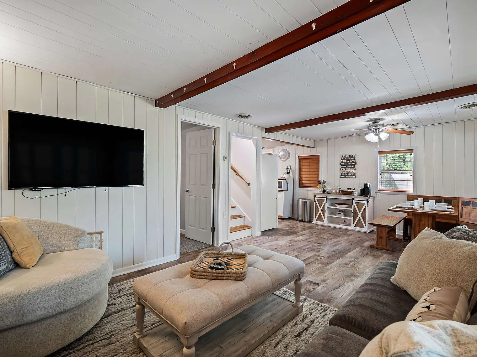 2 bed, 1.0 bath, 1420 sqft, $3,733 — Photo 4