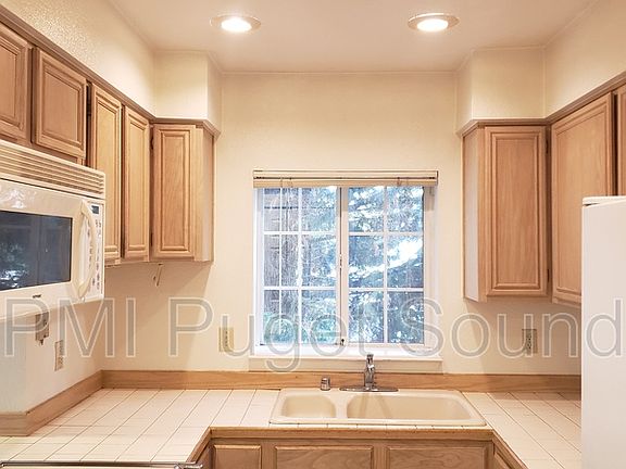 5th image of 2610 118th Ave SE #5203