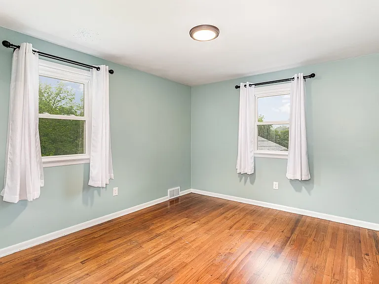 9 W Highland Ave — Photo 15