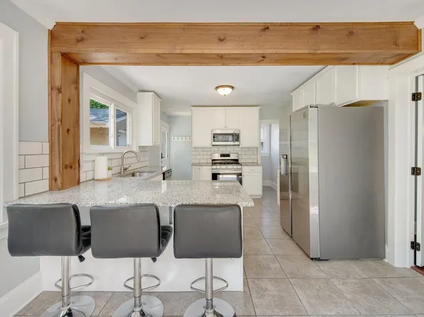 753 Hall Ave, Saint Paul, MN 55107