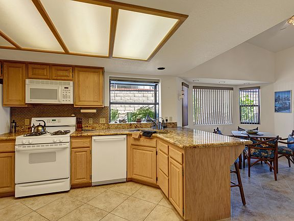 5th image of 64553 Pinehurst Cir