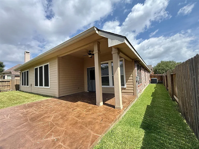 26823 Lakeridge Park Ln — Photo 35