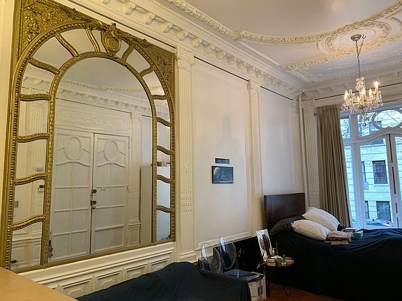 4th image of 18 W 71st St APT 1