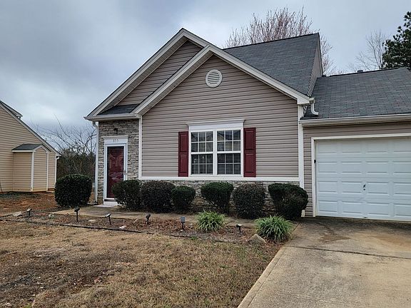 2nd image of 855 Lakeside Cir