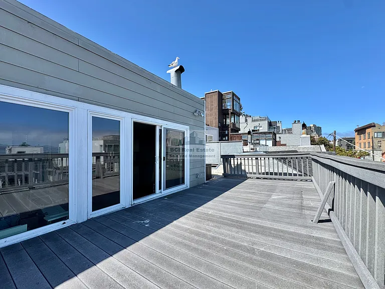 727 N Point St — Photo 14