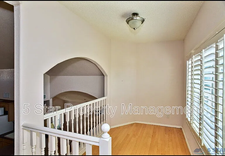 1560 Via Appia St — Photo 24