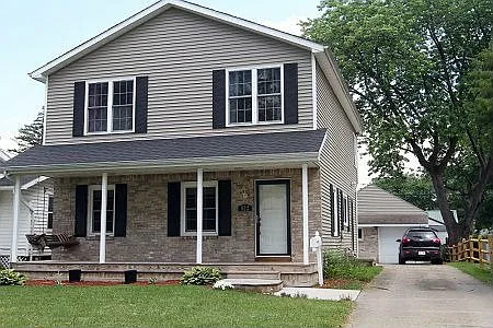 822 Tappan St photo 1