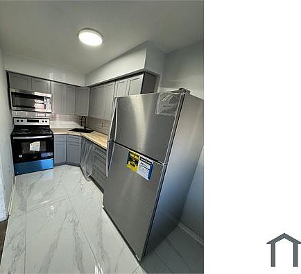 2nd image of 1018 Barker Rd