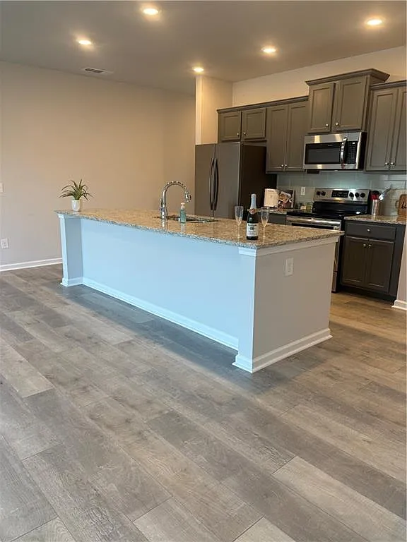 3 bed, 2.5 bath, 1761 sqft, $2,270 — Photo 4